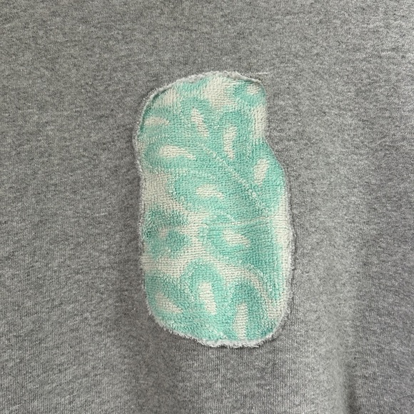 Upcycled handmade  sweatshirt with vintage towel inlay. - Picture 3 of 7